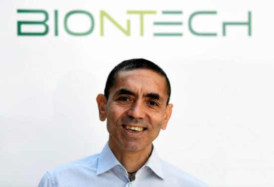 Γερμανία: Η BioNTech μεταφέρει την έρευνα για τον καρκίνο στη Βρετανία