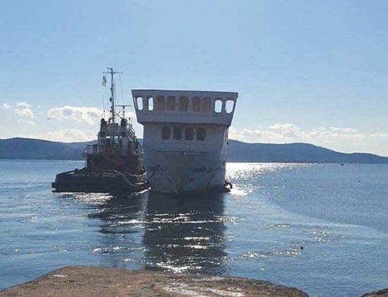 Απομακρύνθηκε το 10ο επικίνδυνο-επιβλαβές πλοίο από τον κόλπο Ελευσίνας