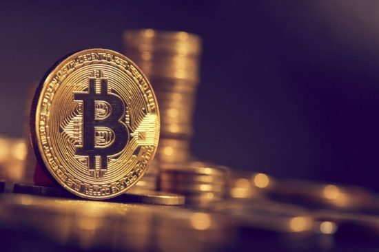 Bitcoin: Εκρηκτική άνοδος και επιστροφή πάνω από τα 24.000 δολάρια