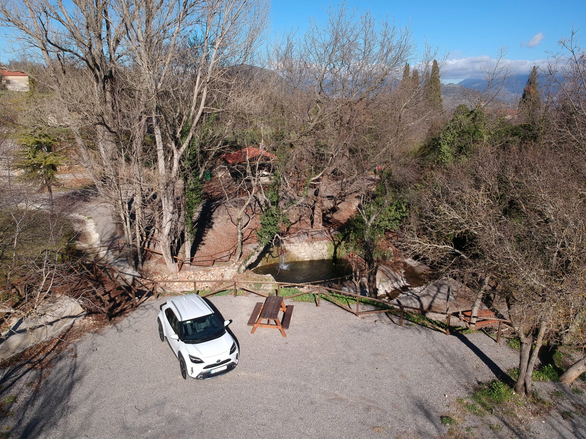 Βρήκα το Yaris Cross στο χωριό μου! (video)