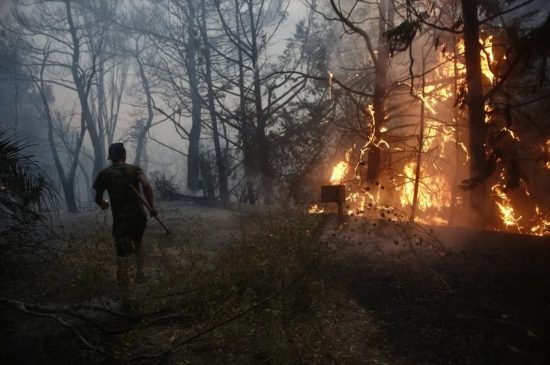 Meteo: Το 2021 κάηκαν τόσα στρέμματα στην Ελλάδα όσα κατά την οκταετία 2013–2020