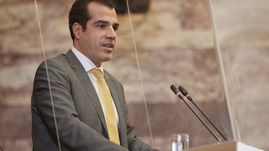 Θάνος Πλεύρης: Απολύτως ασφαλή τα εμβόλια για τον covid, σύμφωνα και με έρευνα του ΕΟΦ