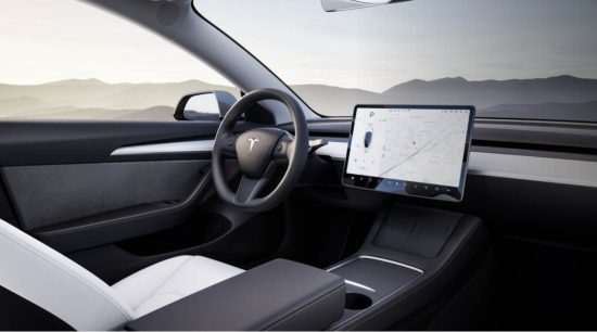 Tesla: Πού εντοπίζεται η ευπάθεια που εκμεταλλεύτηκε ο 19χρονος χάκερ για να πάρει τον έλεγχο τουλάχιστον 25 οχημάτων