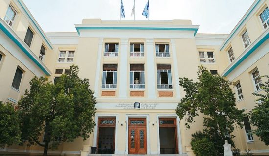 ΑΣΟΕΕ: Ποινική δίωξη στους έξι κατηγορούμενους που γκρέμιζαν τοίχο μέσα στο πανεπιστήμιο