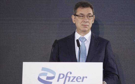 Οι Pfizer/BioNTech αρχίζουν την κλινική δοκιμή ενός εμβολίου κατά της Όμικρον