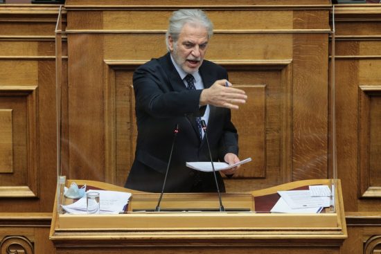 Στυλιανίδης στη Βουλή: «Αδύναμος κρίκος» η Αττική Οδός – Ήρωες της κακοκαιρίας οι πυροσβέστες και αστυνομικοί