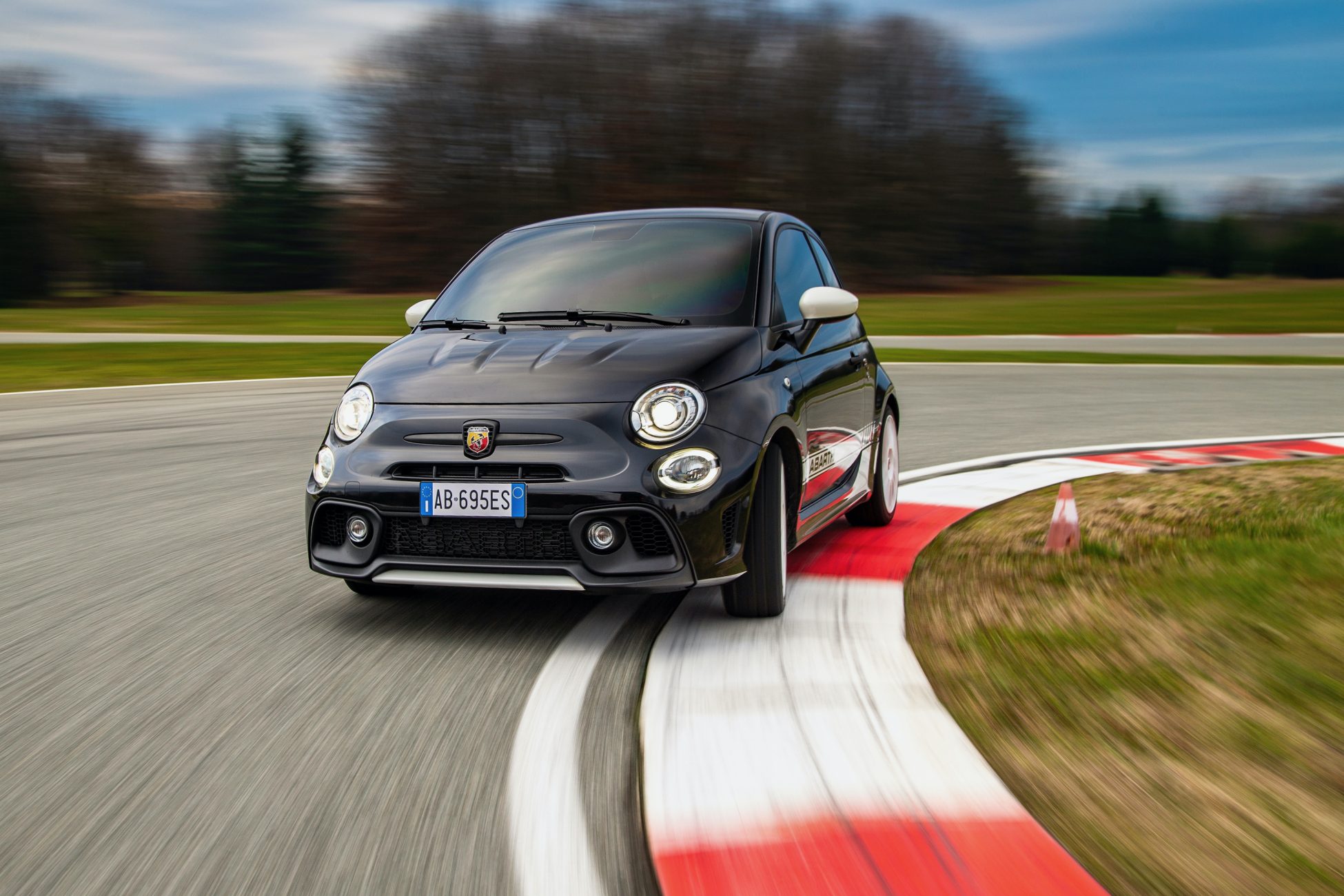 Abarth 695 Esseesse: Τέλος εποχής!