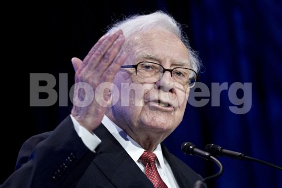 Warren Buffett: Το “χρυσό” στοίχημα του επενδυτή στην Ιαπωνία