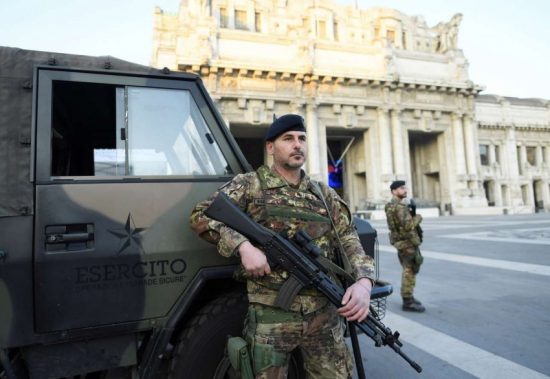 Ιταλία: Ο στρατός ζητά από τα μέλη του πλήρη επιχειρησιακή ετοιμότητα