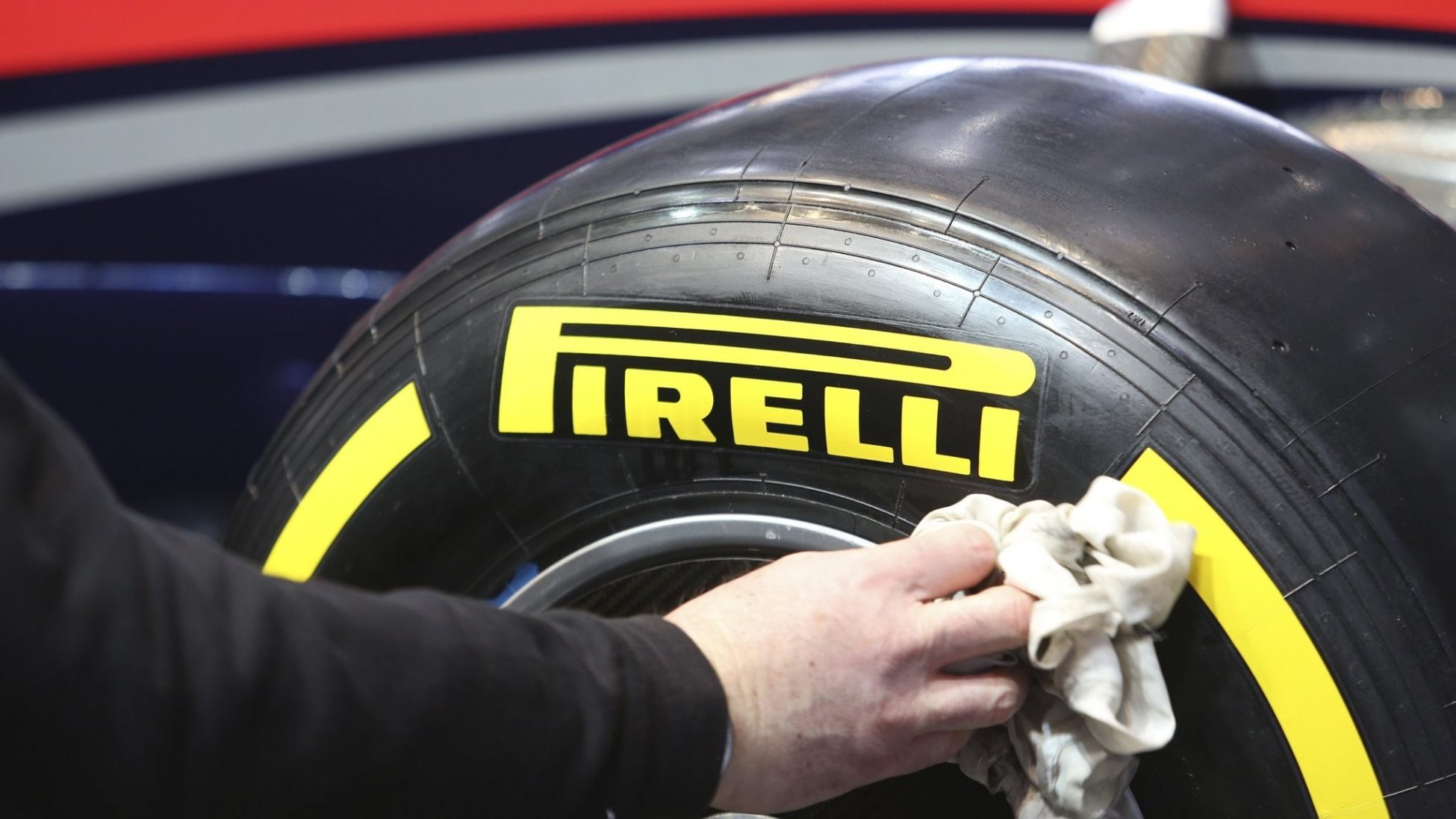 Pirelli: Περιορίζει τις επενδύσεις στη Ρωσία