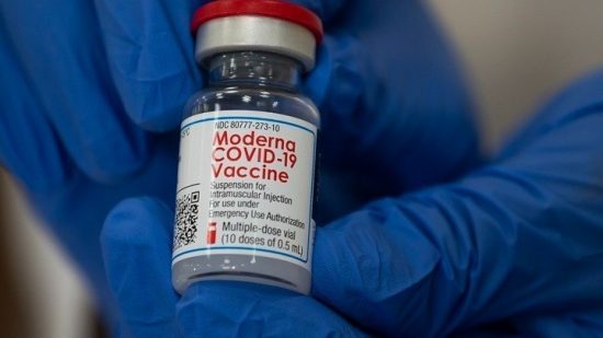 Moderna: Αίτημα στον FDA για τέταρτη δόση εμβολίου για όλους τους ενήλικες