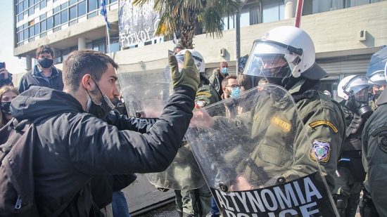 Θεσσαλονίκη: Δύο συλλήψεις για τα επεισόδια στο ΑΠΘ – Ελεύθερος ο ένας λόγω Covid