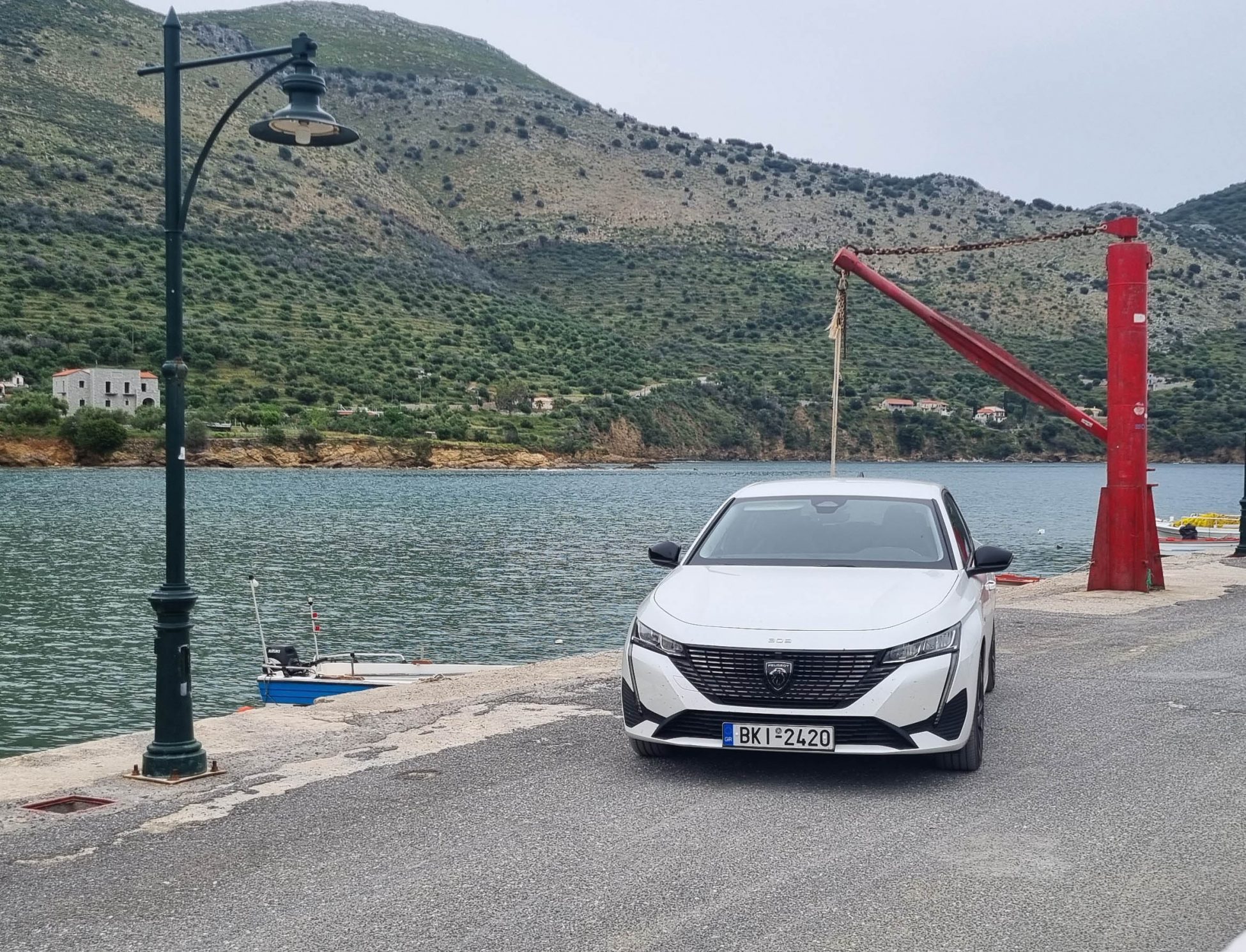 Μια βόλτα στον Κότρωνα με Peugeot 308 hybrid!