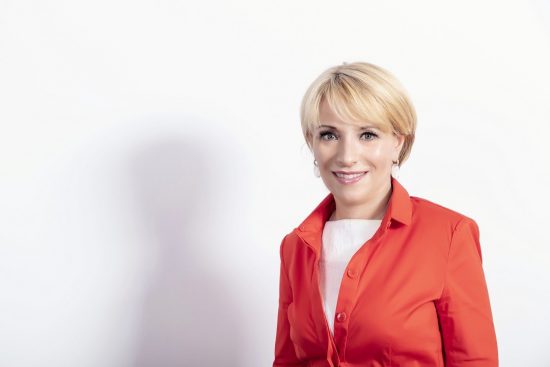 Agata Jakoncic: Ποια είναι η δυναμική CEO της MSD και πρόεδρος του PIF – Οι θέσεις της για την ενίσχυση των επενδύσεων στην Υγεία – Η λατρεία της για τα παπούτσια