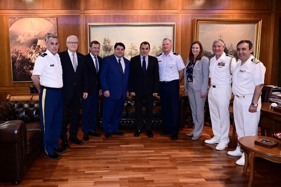 Συνάντηση του Νίκου Παναγιωτόπουλου με τον Τζορτ Τσούνη και στελέχη ενόπλων δυνάμεων Ελλάδας και ΗΠΑ για την διαδικασία απόκτησης των F-35