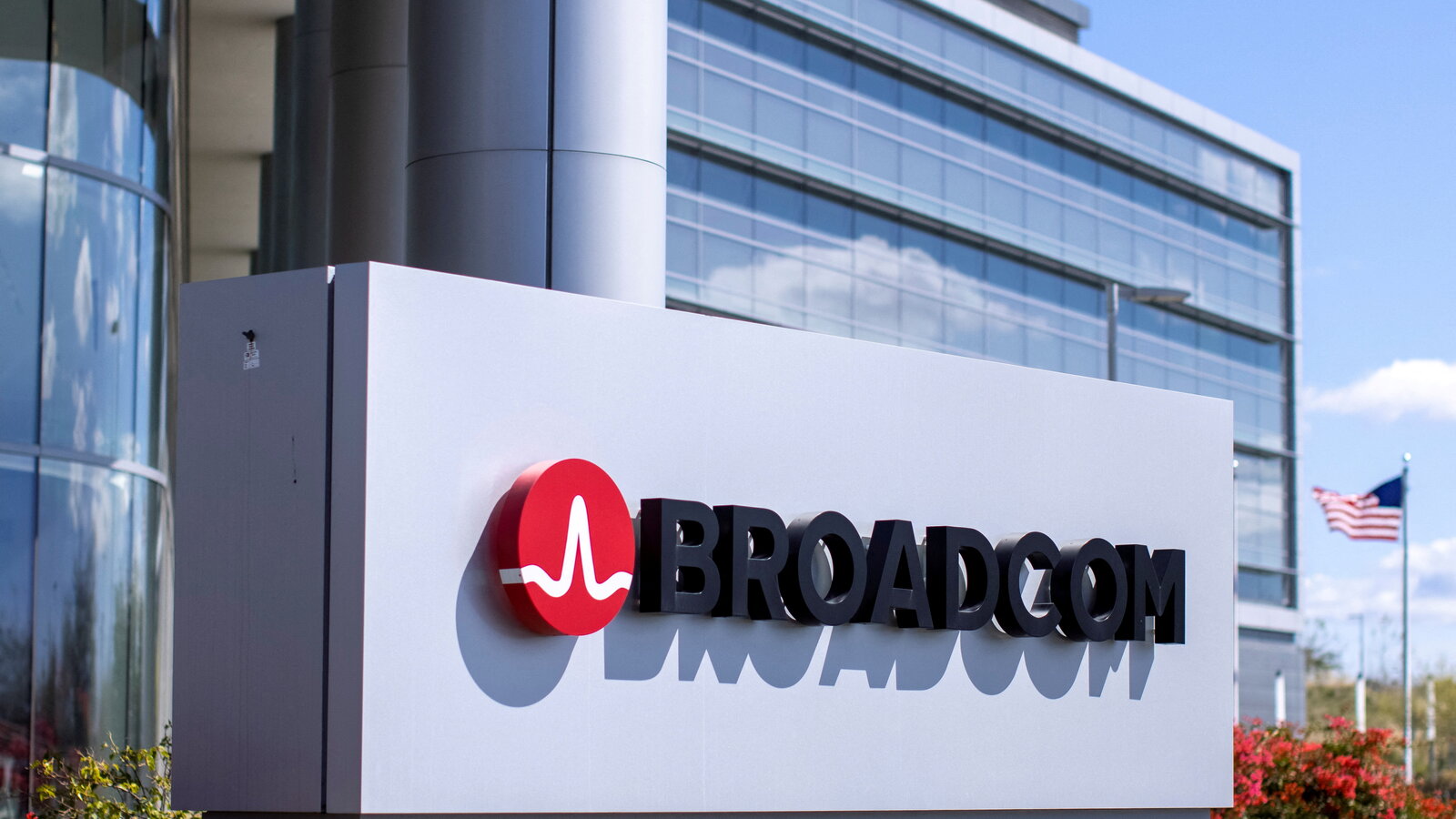 Broadcom: Έκλεισε το deal – Εξαγόρασε την VMware έναντι 69 δισ. δολαρίων