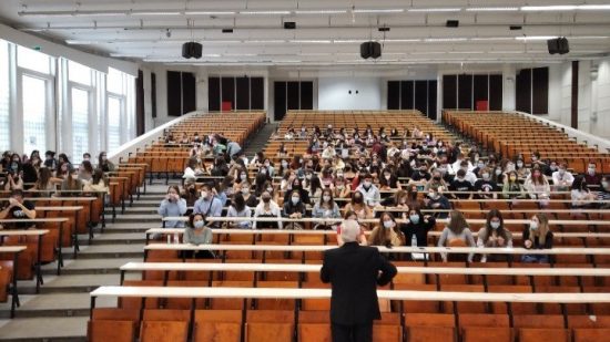 Υπουργείο Παιδείας: Διευρύνονται οι δικαιούχοι φοιτητές στεγαστικού επιδόματος