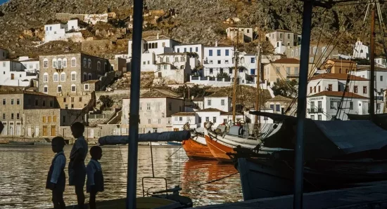 Η Ύδρα μιας άλλης εποχής – Φωτογραφίες του Ρόμπερτ ΜακΚέιμπ