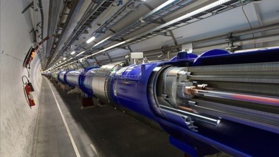 CERN: Ανακαλύφθηκαν νέα «εξωτικά» σωματίδια, ένα νέο πεντακουάρκ και δύο τετρακουάρκ