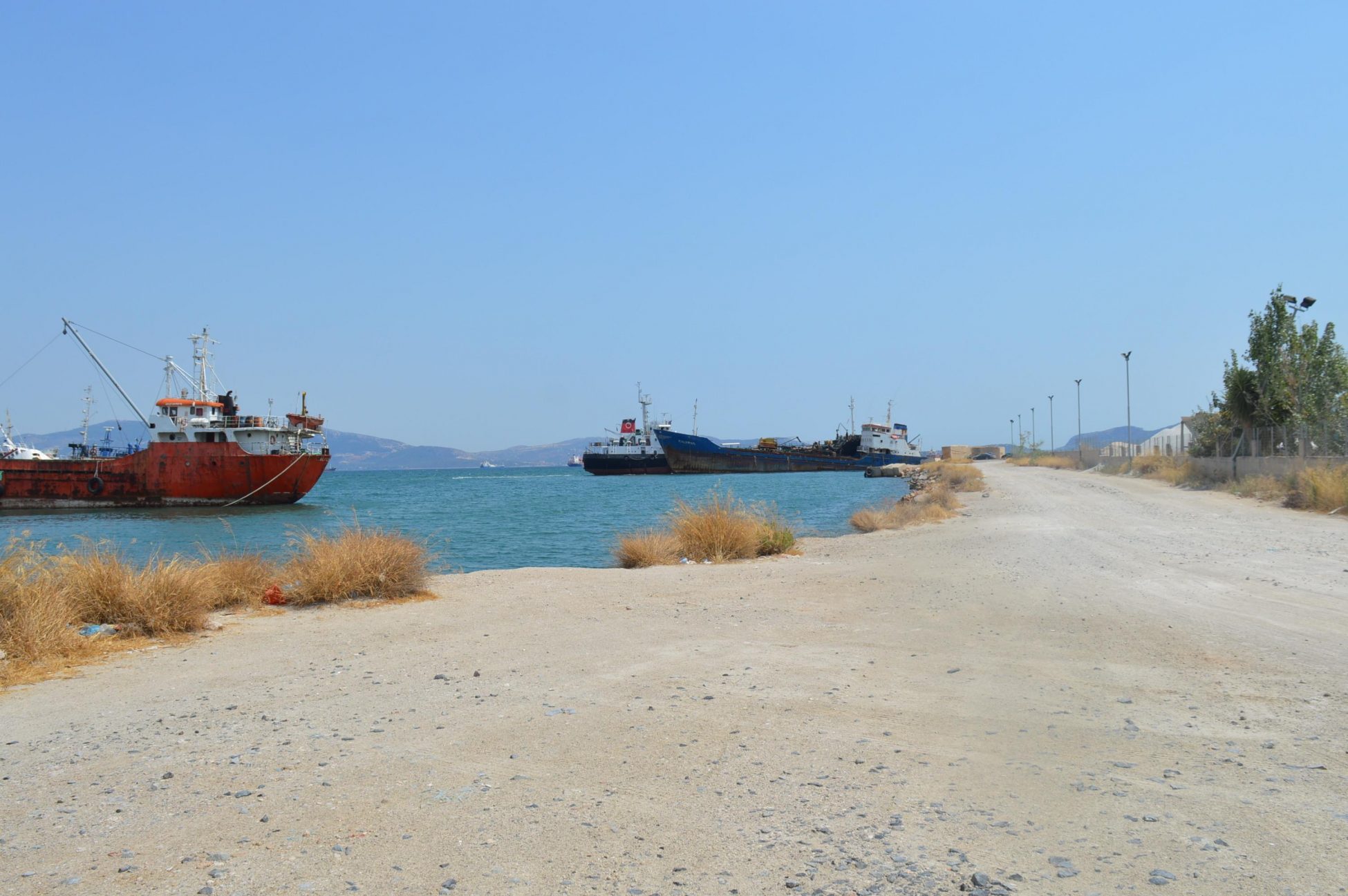 Ο.Λ.Ελευσίνας: Τέλος οι παράνομες επιχωματώσεις στον όρμο της Βλύχας – Ολοκληρώθηκαν τα έργα καθαρισμού