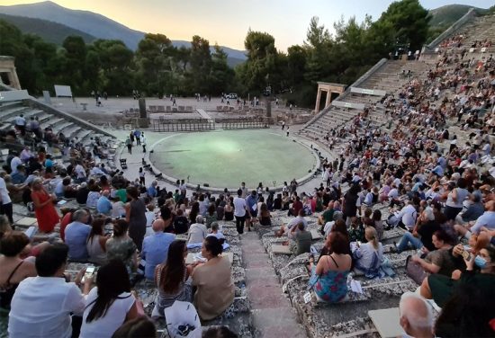 Αύξηση στα εκτός έδρας των εργαζομένων στα κρατικά θέατρα