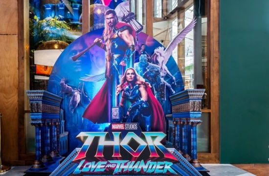 Τι έκανε ο Κρις Χέμσγουορθ για το φιλί του «Thor» με τη βίγκαν Νάταλι Πόρτμαν