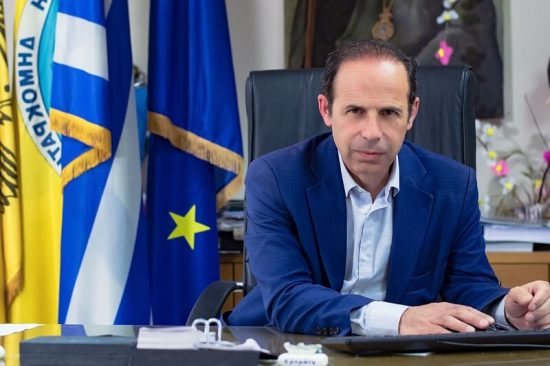 Μπουρνούς: «Η πυρκαγιά εξαπλώνεται σαν «χταπόδι» λόγω των ανέμων»