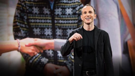 Joe Gebbia: Ο συνιδρυτής της Airbnb έχει πουλήσει φέτος μερίδιο αξίας άνω του 1 δισ. δολ.