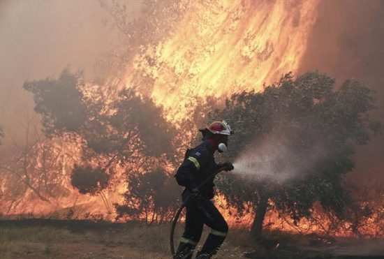 Πολύ υψηλός κίνδυνος πυρκαγιάς αύριο σε Αττική, Στερεά Ελλάδα και Βόρειο Αιγαίο