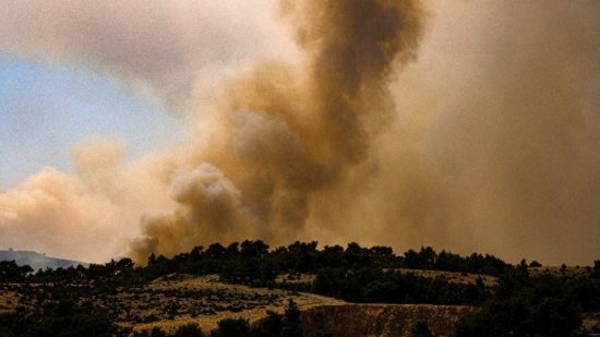 Δυο συλλήψεις για την φωτιά στη Μάνδρα