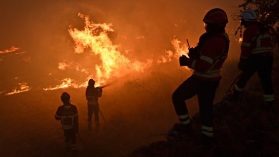 Πορτογαλία: Σε κατάσταση συναγερμού η χώρα – Μεγάλη μάχη εναντίον των πυρκαγιών