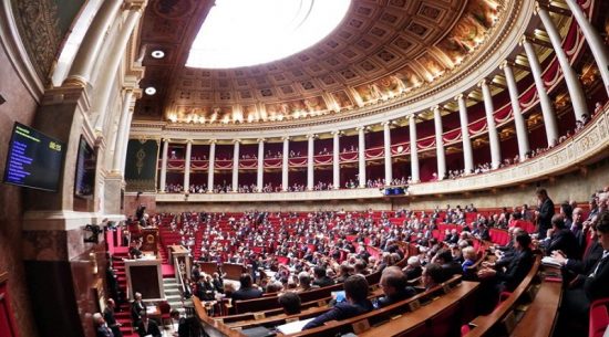 Γάλλοι βουλευτές ζητούν εξεταστική για τη χρηματοδότηση κομμάτων από τη Ρωσία