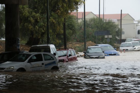 Κακοκαιρία στην Κρήτη: Σε εξέλιξη έρευνες για τον εντοπισμό αγνοούμενης