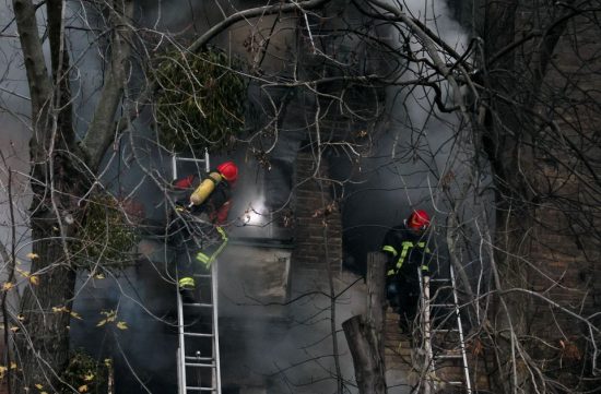 Ουκρανία: Διακοπή νερού και ηλεκτροδότησης σε ολόκληρη την περιοχή της πρωτεύουσας από μπαράζ ρωσικών βομβαρδισμών