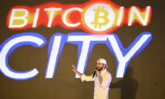 Η Κίνα σώζει το πρώτο κράτος που υιοθέτησε το bitcoin ως εθνικό νόμισμα