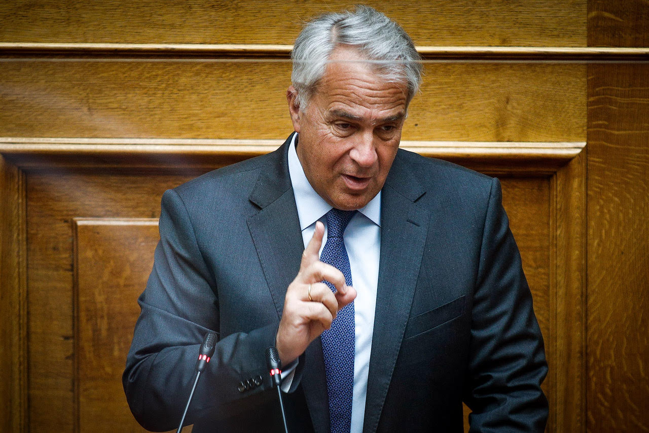 Ο υπουργός Εσωτερικών, Μάκης Βορίδης μιλά από το βήμα της Βουλής