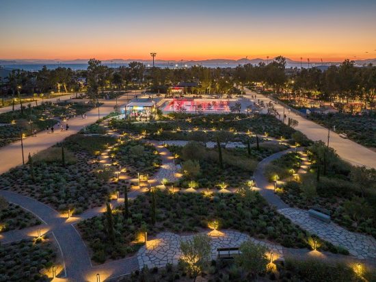 The Ellinikon Experience Park: Αυτές οι γιορτές θα έχουν τη λάμψη και το φως της δικής σας ενέργειας!