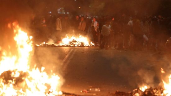 Ένταση και φωτιές από Ρομά σε Ασπρόπυργο και Χαλκίδα