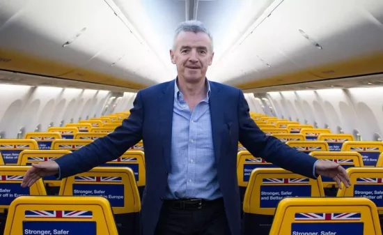 Ryanair: Λιγότερες πτήσεις και αυξήσεις στα ναύλα το καλοκαίρι λόγω… Boeing