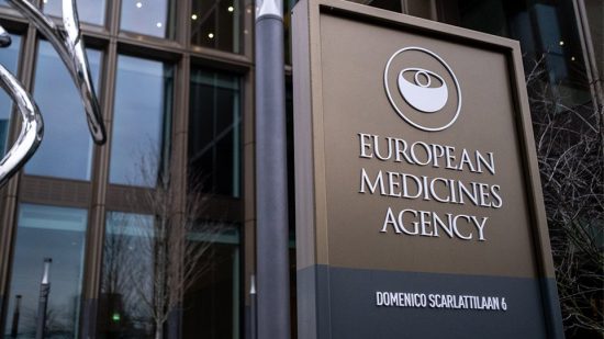 ΕΜΑ: Βελτιωμένη η επιδημιολογική κατάσταση σε σχέση με τον κορονοϊό