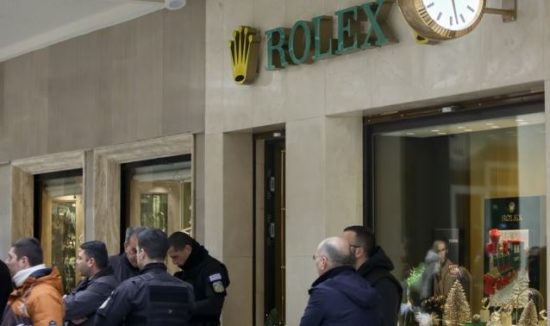 Εξιχνιάστηκε η ληστεία στη Rolex – Δύο συλλήψεις από τους “Ροζ Πάνθηρες” – Ψάχνουν άλλους τρεις