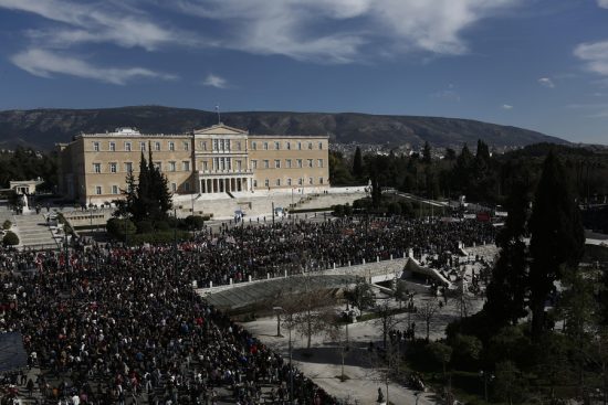 Τραγωδία στα Τέμπη: Μαζική συμμετοχή στα συλλαλητήρια σε όλη τη χώρα