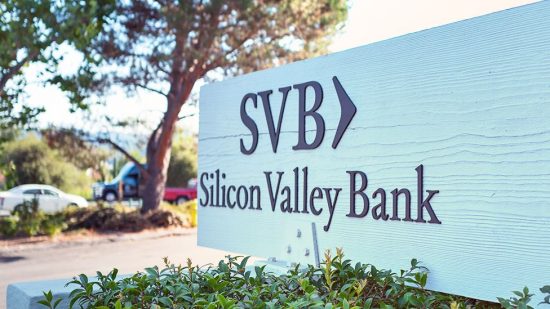 Δύο υποψήφιοι αγοραστές για τη Silicon Valley Bank