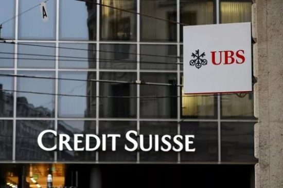 FT: Εισαγγελική έρευνα στην Ελβετία για τo deal Credit Suisse-UBS