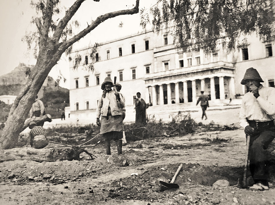 Εργασίες στον περίβολο των Ανακτόρων, 1910-1912