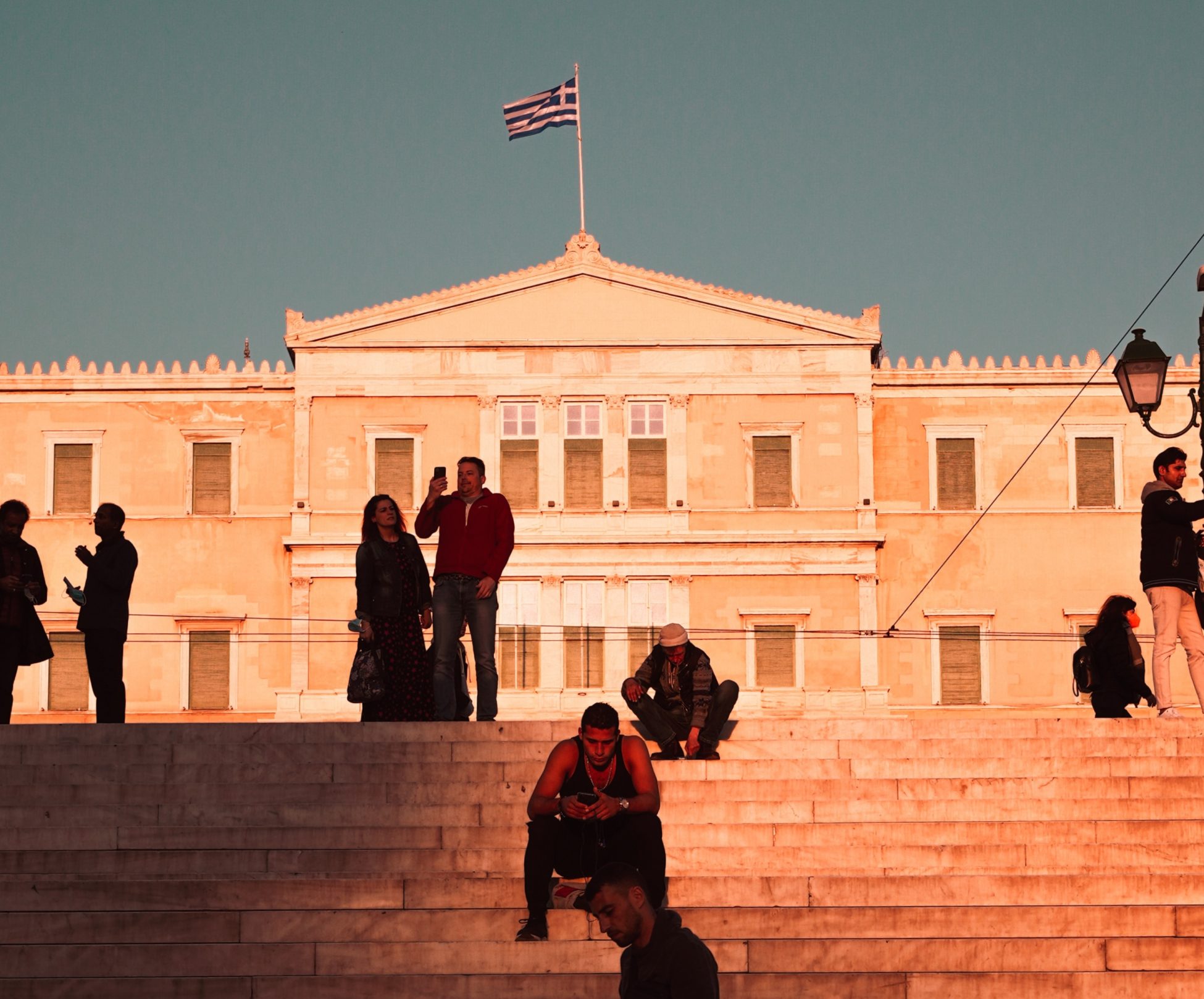 Πόσο ικανοποιημένοι είναι από τη ζωή τους οι Έλληνες;