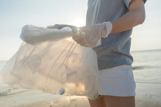 Beat Plastic Pollution: Ο πλανήτης μας ασφυκτιά. Εμείς τι κάνουμε γι’ αυτό;