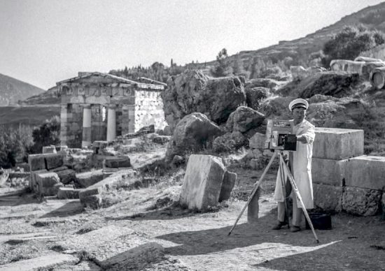 Οι Δελφοί της δεκαετίας του 1950 – Από τον φακό του σπουδαίου Ρόμπερτ ΜακΚέιμπ