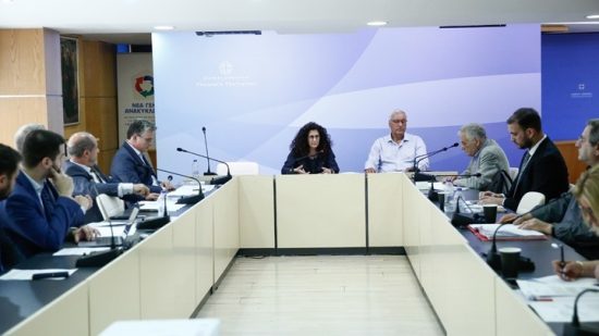 Διακομματική: Συνεδρίασε για ραδιοτηλεοπτικό χρόνο και χρηματοδότηση κομμάτων