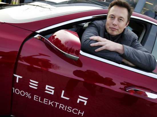 Tesla: «Φρένο» στις αγγελίες θέσεων εργασίας